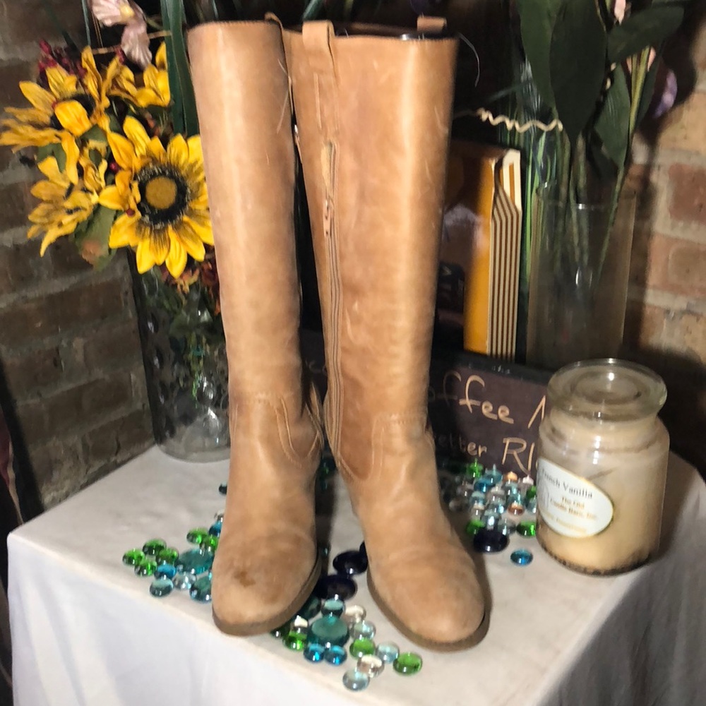 Nicole Boots - Picture 5 of 8